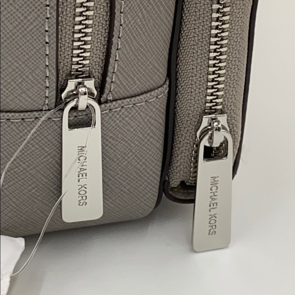 Michael Kors Large Double Travel Pouch Pearl Grey - Picture 16 of 16
